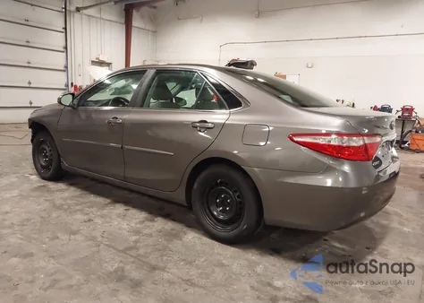 2017 Toyota Camry Le z USA, uszkodzony, nr VIN 4T1BF1FK5HU327905